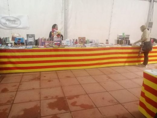 (Fotos) Arranca la XV Fira del Llibre en Català