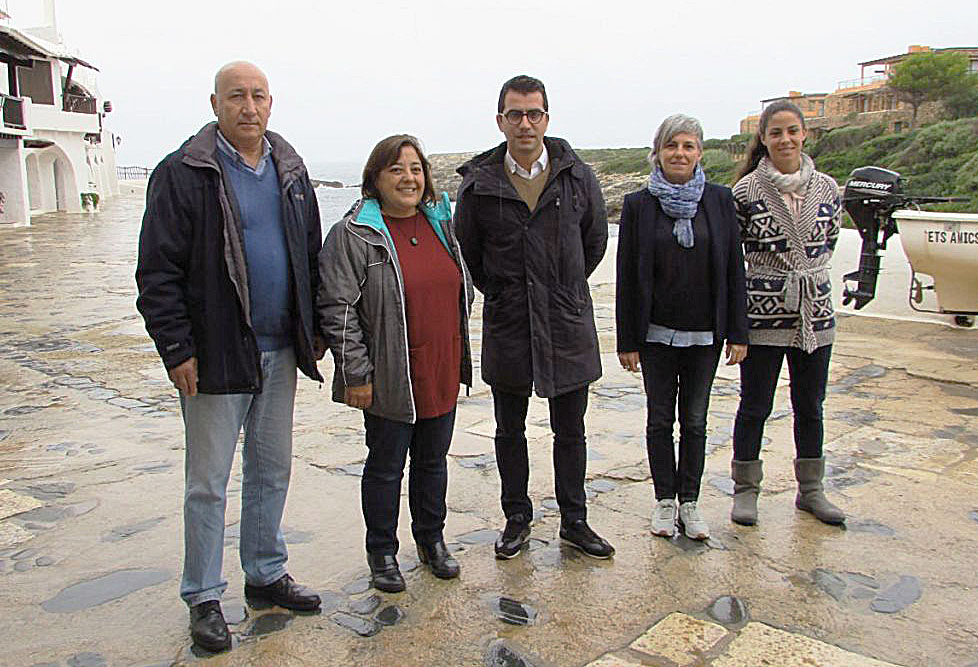 Imagen de la visita del conseller Company a Sant Lluís esta mañana