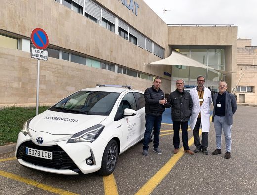 Momento de la entrega de llaves (Foto: Ârea de Salut de Menorca)