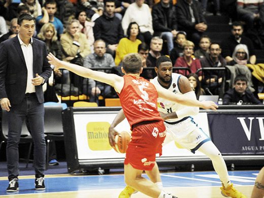 (Fotos) Un gran Murcia acaba con la racha del Hestia Menorca