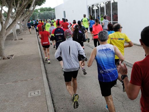 (Fotos) Sant Lluís se calza las zapatillas