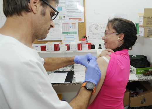 Todos los centros de salud de Menorca disponen de la vacuna (Foto: Tolo Mercadal)