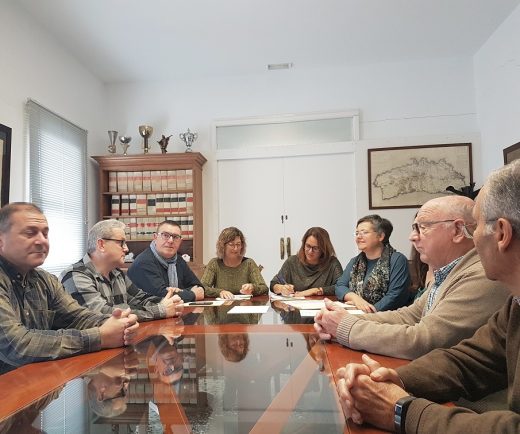 Firma del convenio entre el Ayuntamiento de Es Castell y el Consell de Menorca