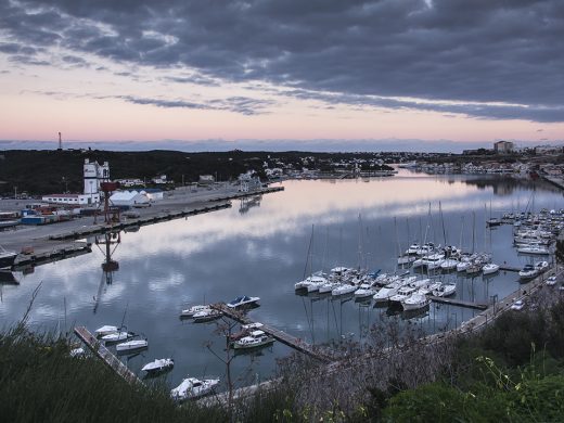 (Fotos) Espectacular atardecer en el puerto de Maó