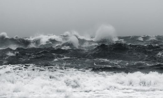 El fuerte viento azota la Isla desde ayer  (Foto: MIQUEL LLAMBÍAS)