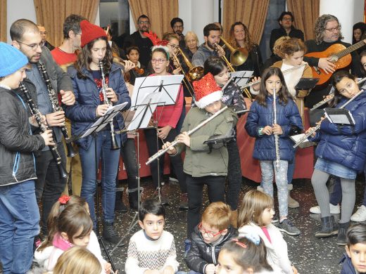 (Galería de fotos) Sant Lluís enciende la Navidad