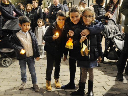 (Galería de fotos) Sant Lluís enciende la Navidad