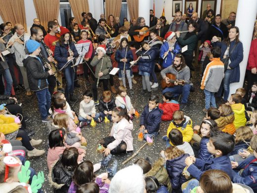 (Galería de fotos) Sant Lluís enciende la Navidad