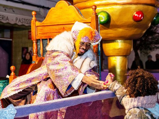 (Galería de fotos) Los Reyes Magos madrugan para visitar Sant Lluís