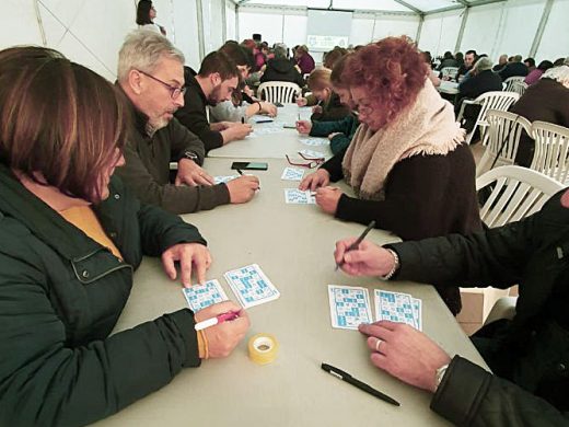 (Fotos) Bingo solidario en Sant Lluís