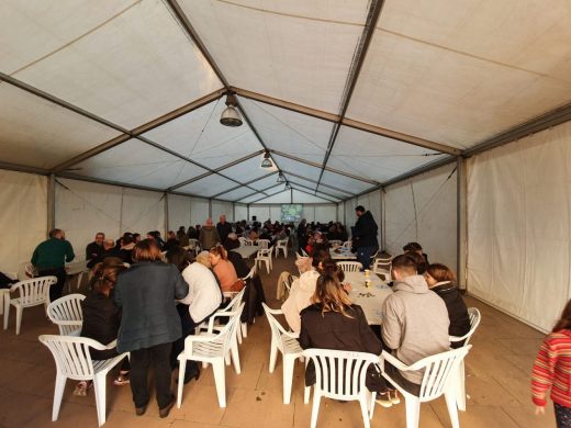 (Fotos) Bingo solidario en Sant Lluís