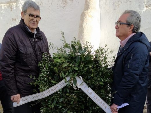 Homenaje masónico a José Brisolara en el puerto de Maó