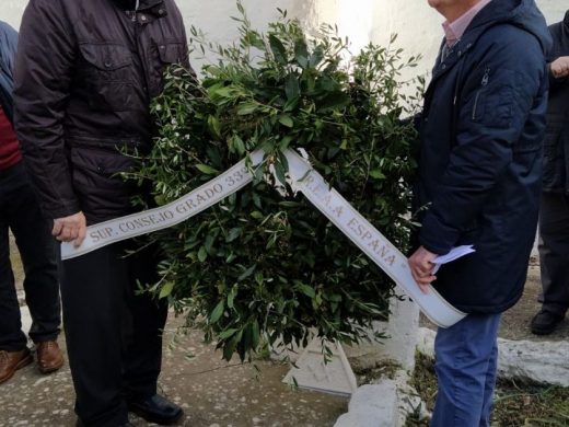 Homenaje masónico a José Brisolara en el puerto de Maó