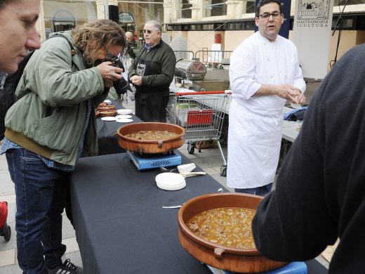 (Fotos y vídeo) Cultura y gastronomía con un guiño a Europa