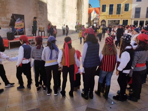 (Fotos) Un desfile infantil de carnaval “de cine” en Ciutadella