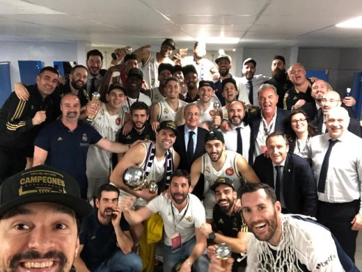 Selfie de Llull en el vestuario tras ganar la Copa.