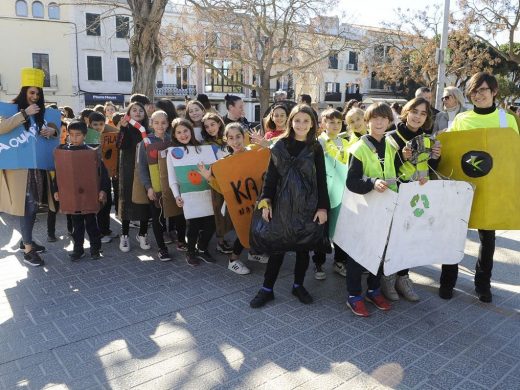 (Fotos) “Rueta” infantil contra la emergencia climática en Maó