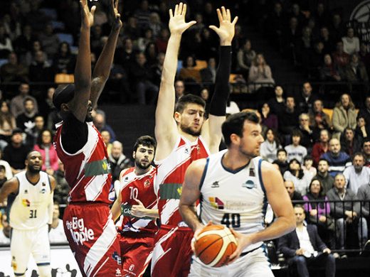 (Fotos) El Hestia Menorca se da un festín ante un flojo Villarrobledo