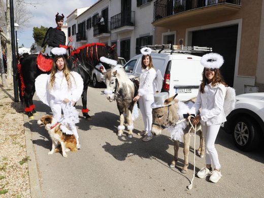 (Fotos) Sant Lluís exhibe color