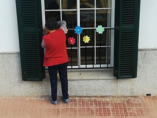 (Galería de fotos) Flores y alegría contra el coronavirus