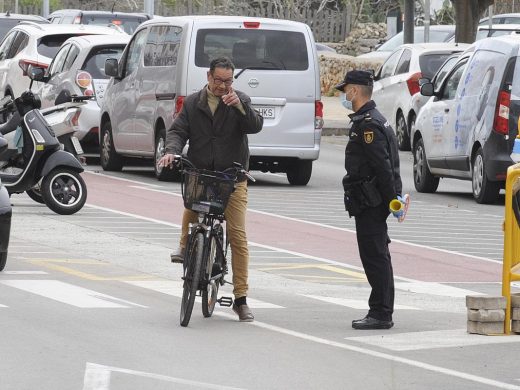 (Fotos) Controles policiales en las salidas de los municipios de Menorca