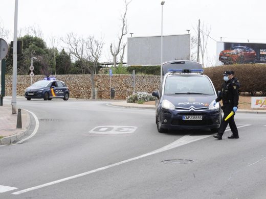 (Fotos) Controles policiales en las salidas de los municipios de Menorca