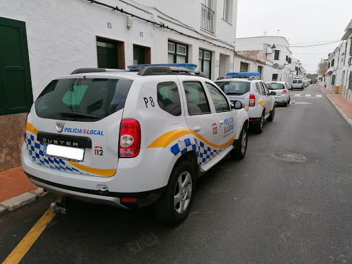 Coches de la Policía Local de Sant Lluís.