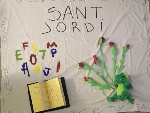 (Fotos) Rosas, dragones y letras en Es Castell