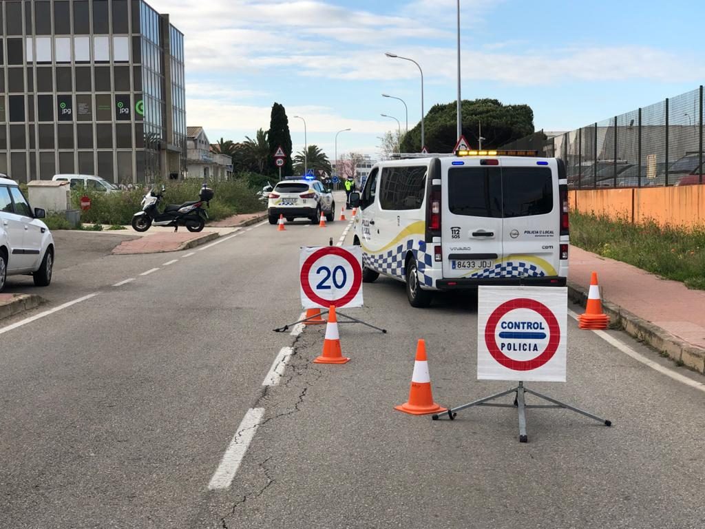 Imagen de un control en el polígono de Maó (Foto: Tolo Mercadal)