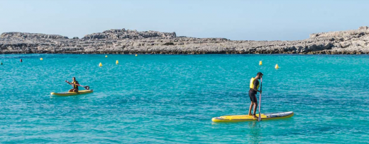 Paddle surf en aguas de la Isla (Foto: Menorca Activa)