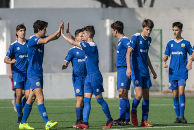 Celebración de un gol del Sant Lluís.