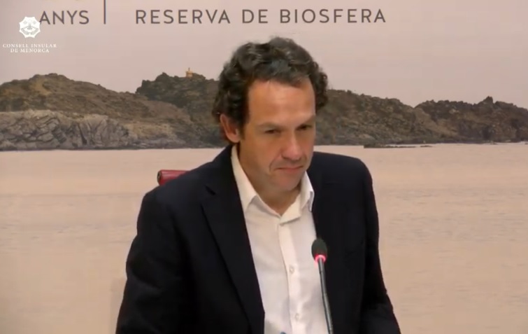 El conseller Marc Pons en la rueda de prensa de este lunes en Menorca