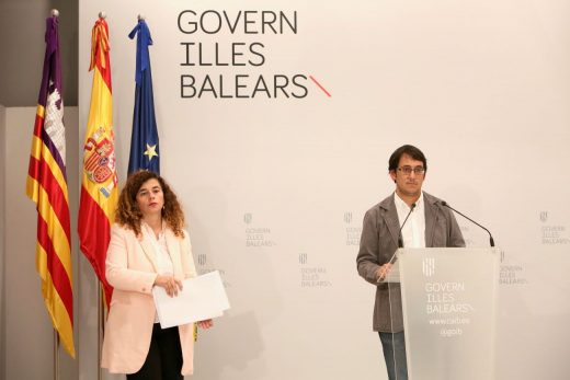 La vicepresidenta del Govern balear y el conseller de Trabajo este viernes