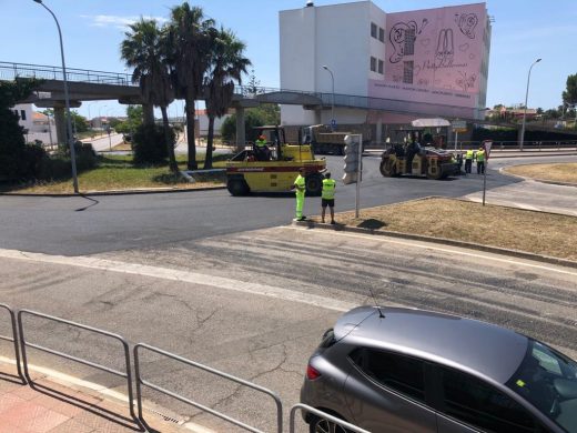 Atascos en Maó por las obras en la rotonda de La Salle