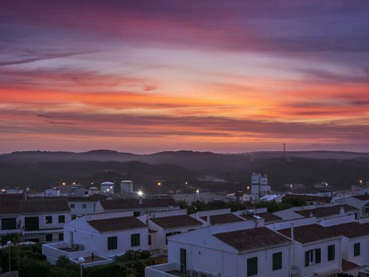 (Fotos) El doble sol o “parhelio” sobre el cielo de Menorca