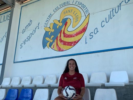 Irene Olives, posando en Ses Canaletes (Foto: CCE Sant Lluís)