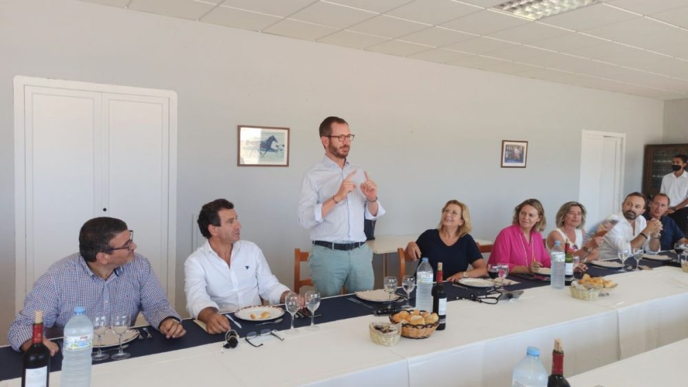 Encuentro de Maroto con dirigentes del PP de Menorca y Baleares