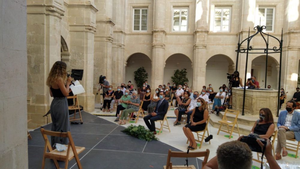 El acto se celebra en el Claustre de Sant Francesc (Foto: J.R.)