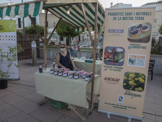 (Fotos) Es Mercadal se convierte en el centro de los productos ecológicos