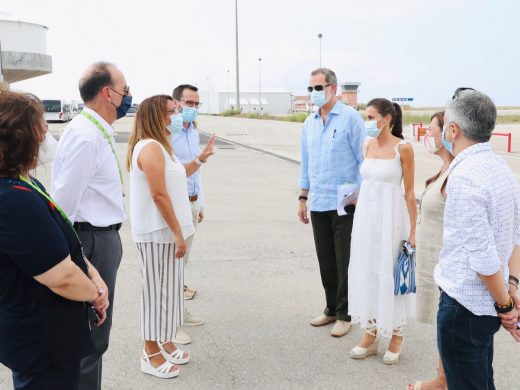 (Fotos) La familia real visita las instalaciones de Coinga en Alaior