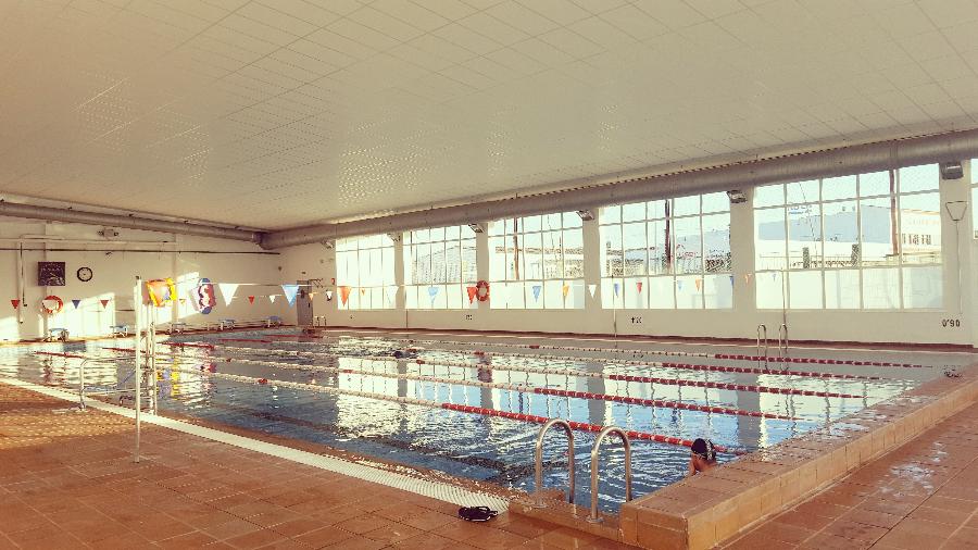 Piscina del polideportivo de Maó.