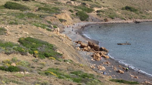 Actuación en una playa de la Isla (Foto: GOB Menorca)