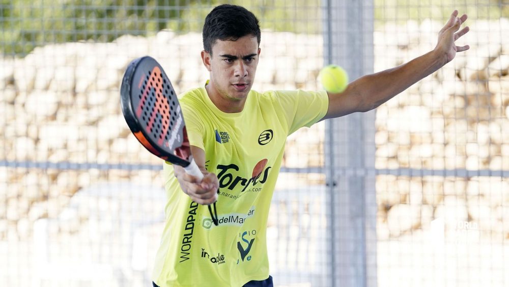 Un palista en uno de los enfrentamientos (Fotos: World Padel Tour)