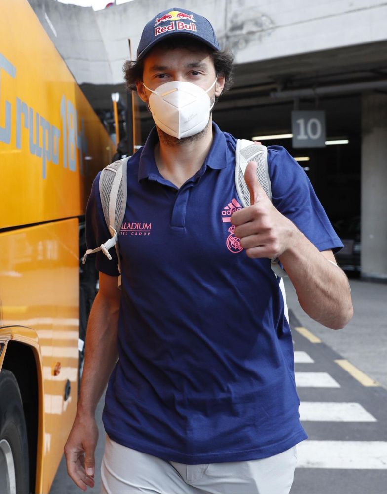 Llull, a su llegada a Tenerife (Foto: Real Madrid)