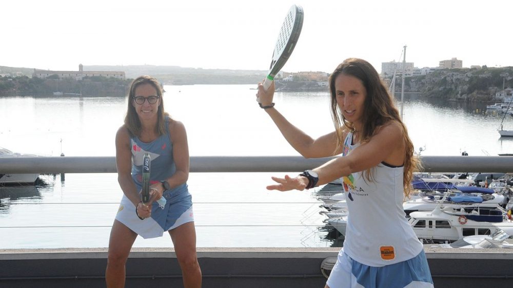 Gemma Triay, junto a Lucía Sainz en el CM Mahón (Fotos: Tolo Mercadal)