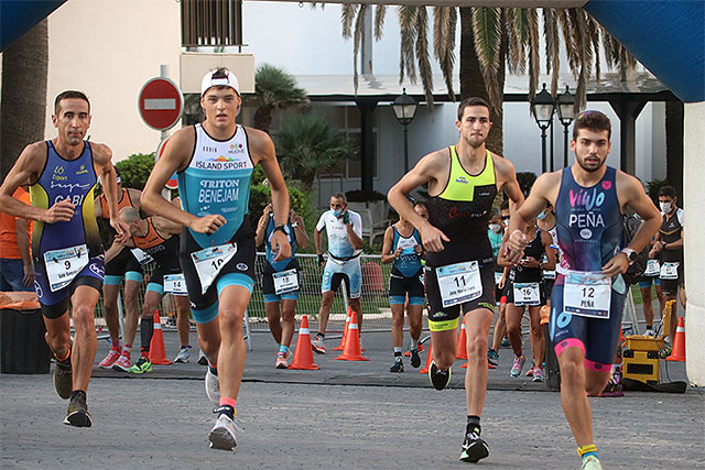 Imagen de un momento de la carrera a pie del año pasado (Foto: deportesmenorca.com)