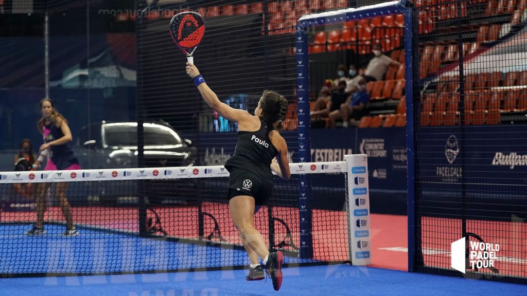 Triay, preparada para devolver una bola (Foto: World Padel Tour)