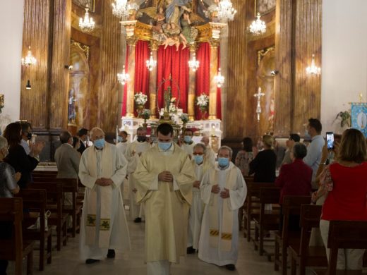 (Fotos y vídeo) Maó honra a su patrona