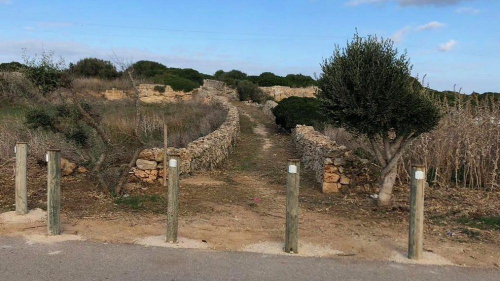 Detalle de cómo ha quedado el camino (Fotos: Ajuntament d'Es Castell)