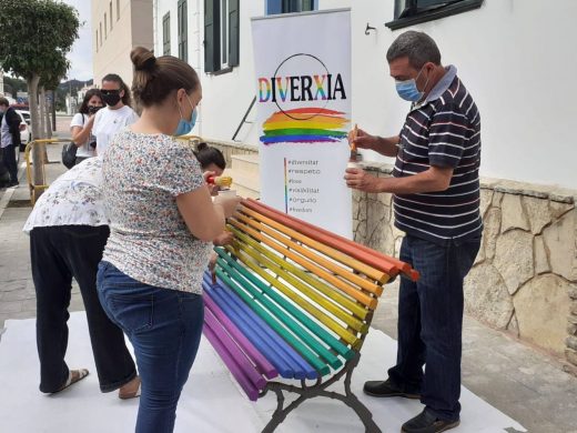 (Galería de fotos) El arco iris luce en bancos de Es Mercadal y Fornells